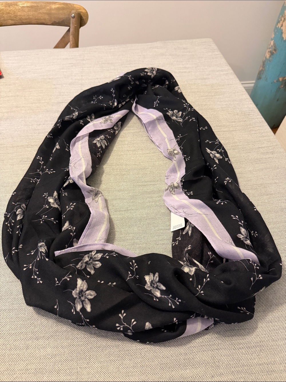 Loft Scarf - Picture 2 of 3